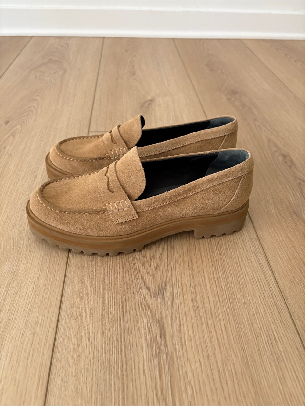 Reformation Agathea Suede Lug Sole Penny Loafers Beige Sand Women’s Size 8 - Picture 5 of 6